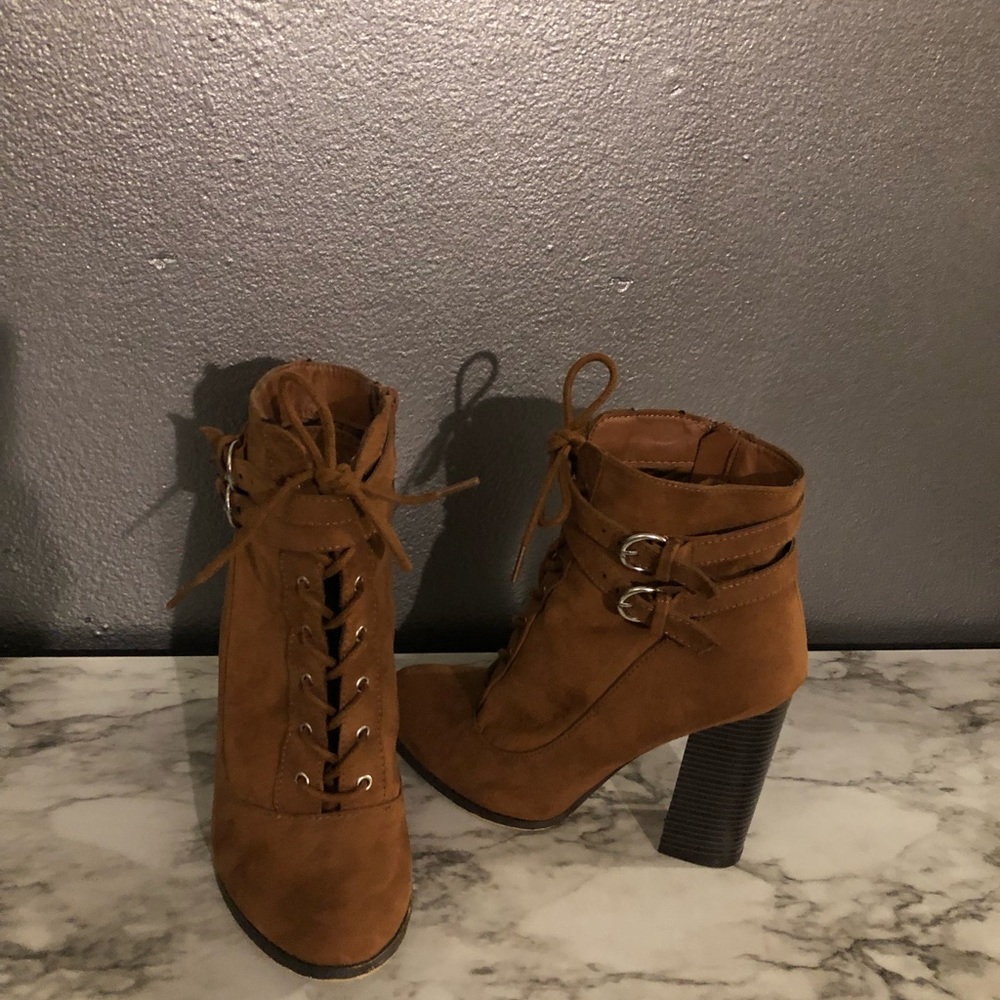 High heel boots